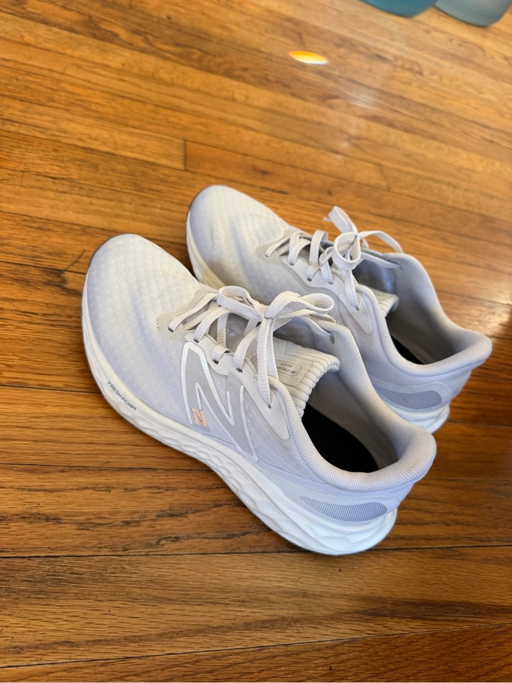 New Balance arishi v4 fresh foam women sneakers - Picture 2 of 5